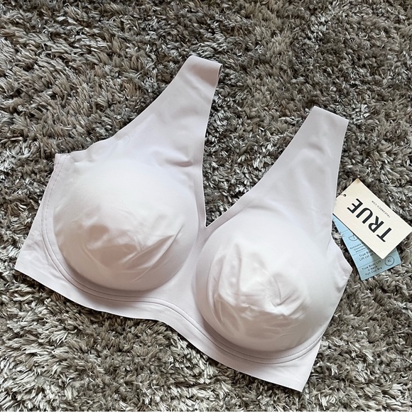 True & Co• Body Lift V-Neck Full Cup Bralette - Picture 2 of 14